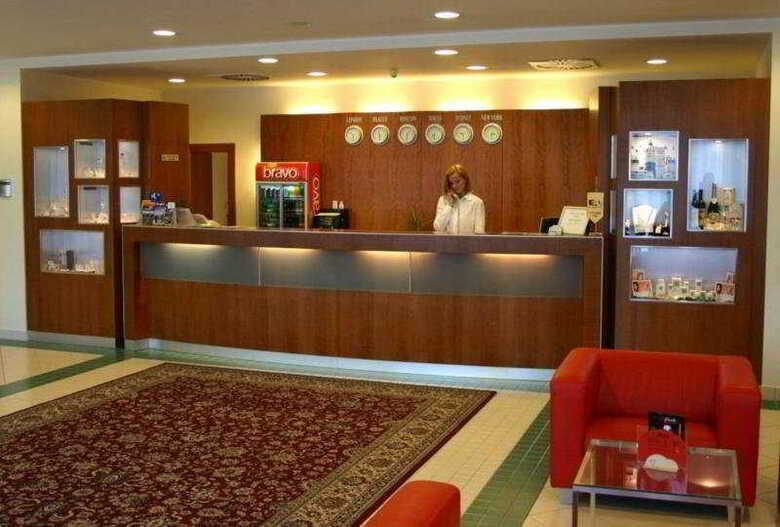 Hotel Ramada Airport