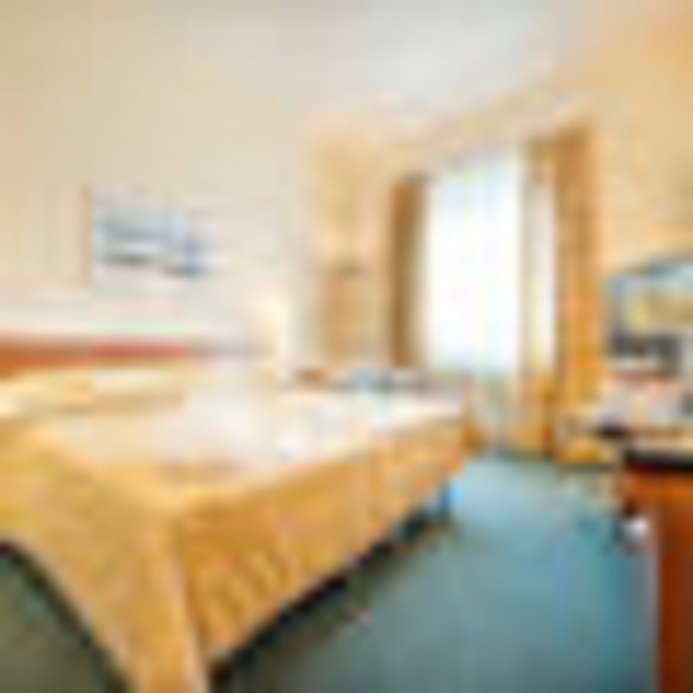 Hotel Ramada Airport