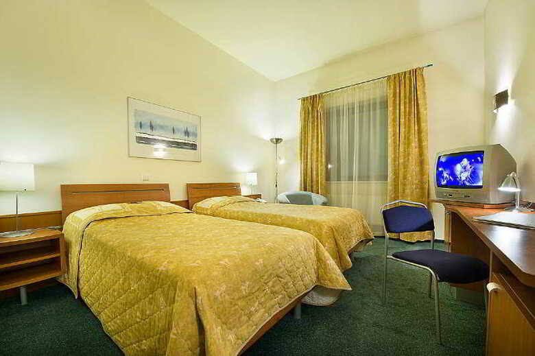 Hotel Ramada Airport