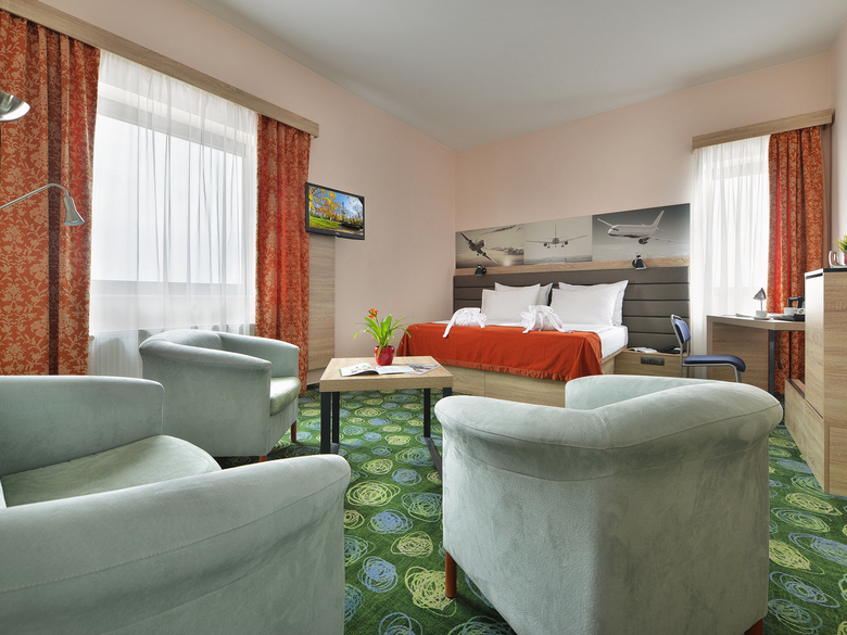 Hotel Ramada Airport
