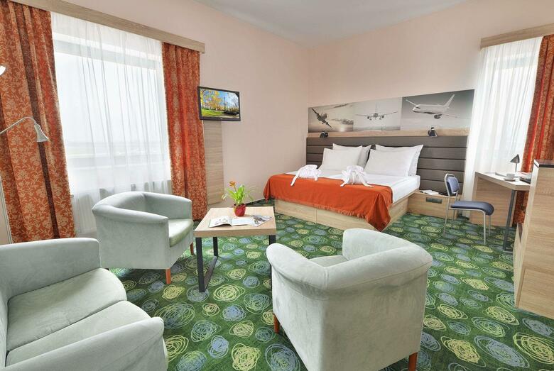 Hotel Ramada Airport