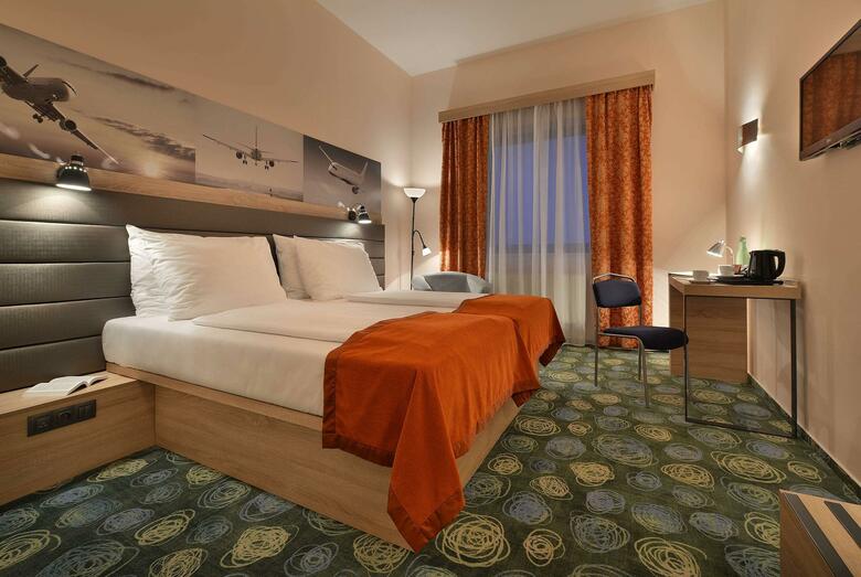 Hotel Ramada Airport