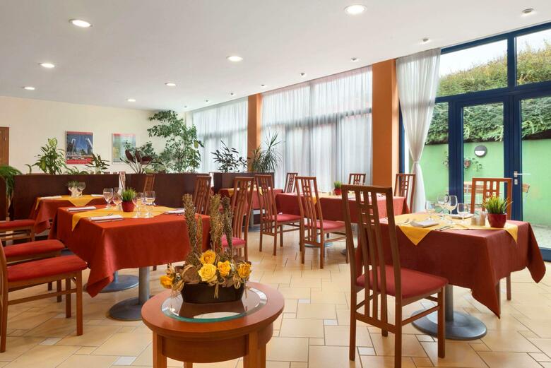 Hotel Ramada Airport