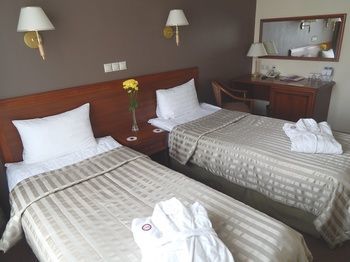 Oktyabrskaya Hotel