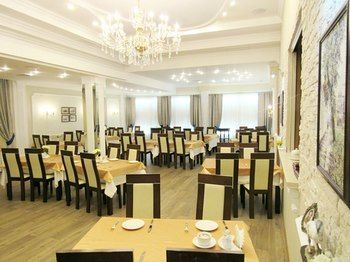 Oktyabrskaya Hotel
