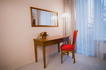 Oktyabrskaya Hotel