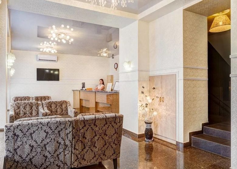Nairi Hotel