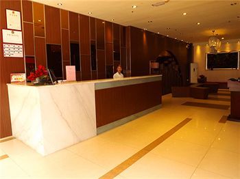 V8 Hotel XI Lang Branch