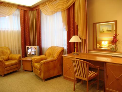 Hotel Rings