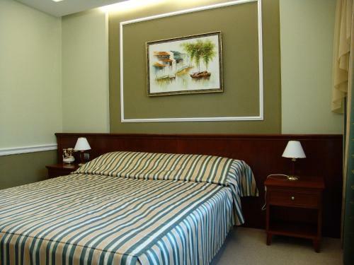Hotel Rings