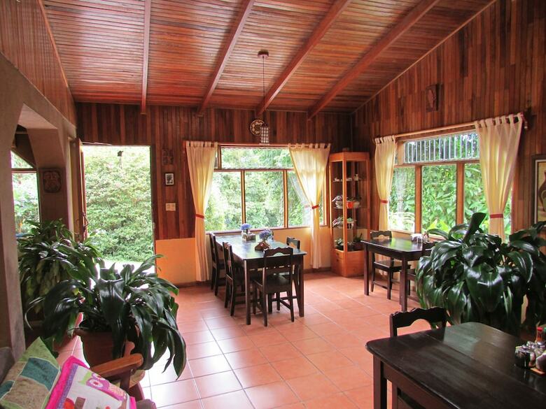 Mariposa Bed And Breakfast