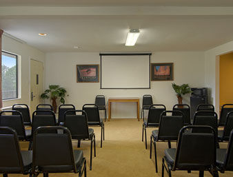 Hotel Howard Johnson Inn And Suites