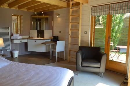 Hotel Domaine De La Haie Des Granges