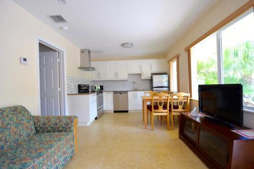 Hotel Surf Side Resort