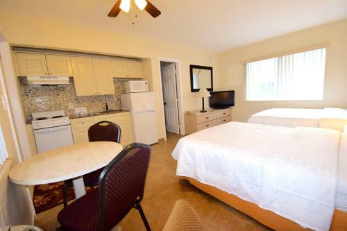 Hotel Surf Side Resort
