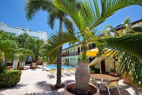 Hotel Surf Side Resort