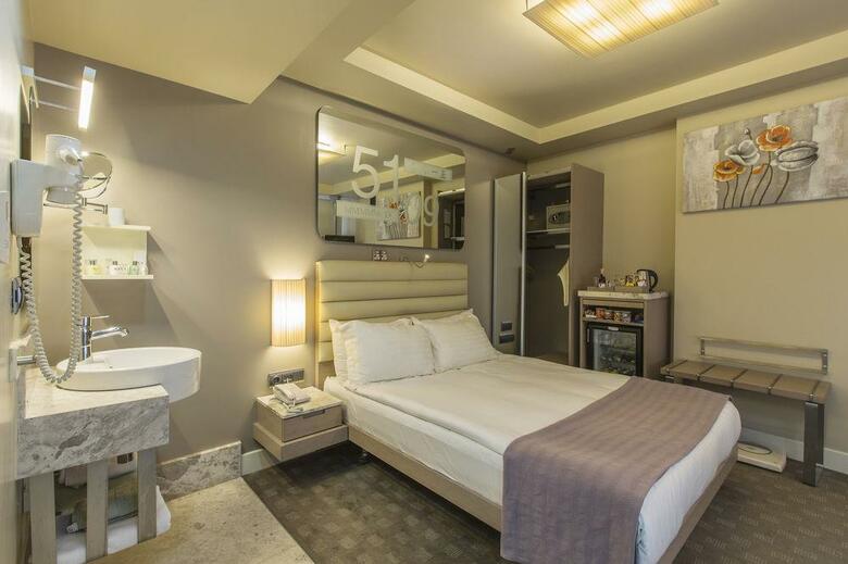 The Peak Hotel