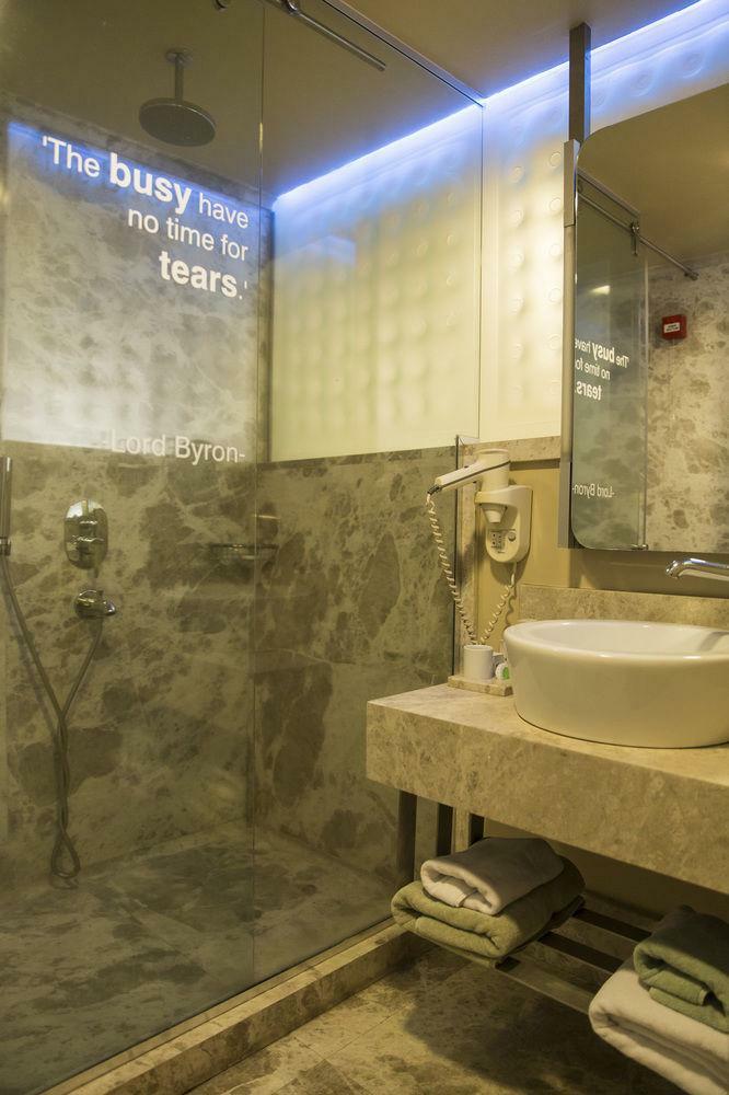 The Peak Hotel