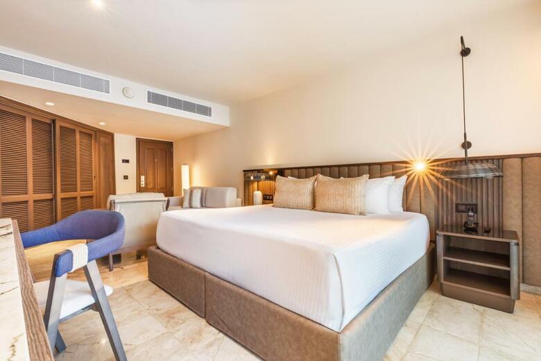Hotel Grand Palladium Select B�varo