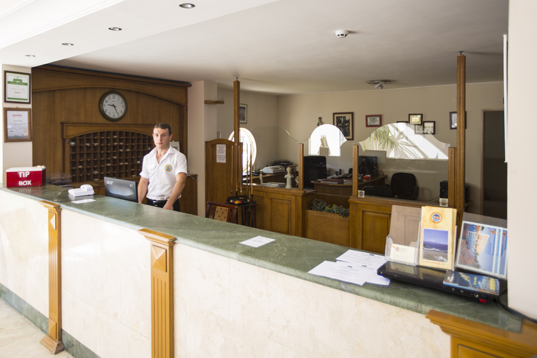 Tuntas Apart Hotel Kusadasi