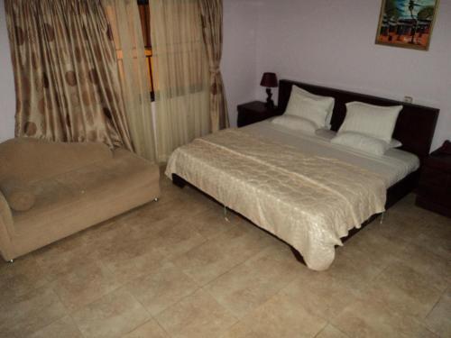 Nhyira Hotel