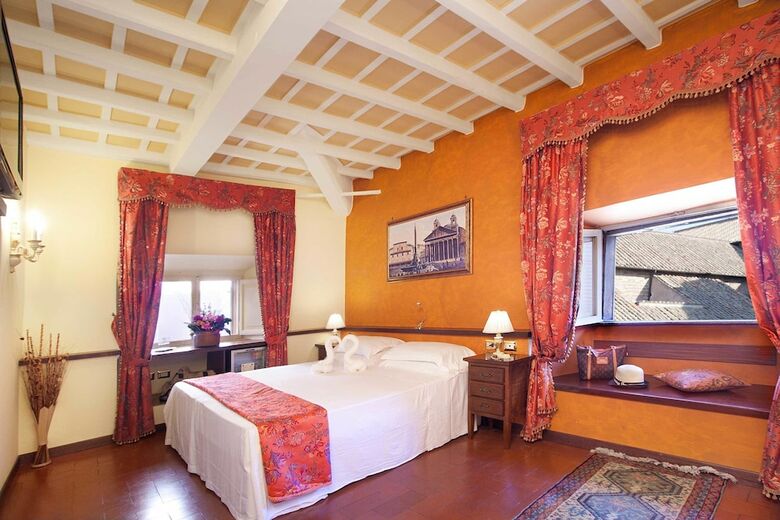Hotel Pantheon Inn