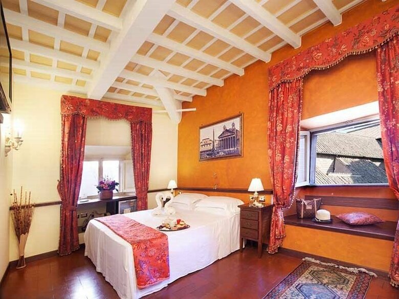 Hotel Pantheon Inn