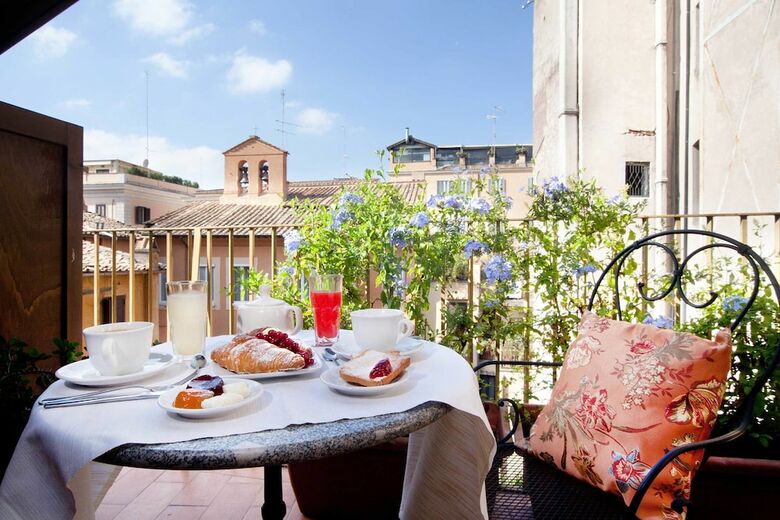 Hotel Pantheon Inn