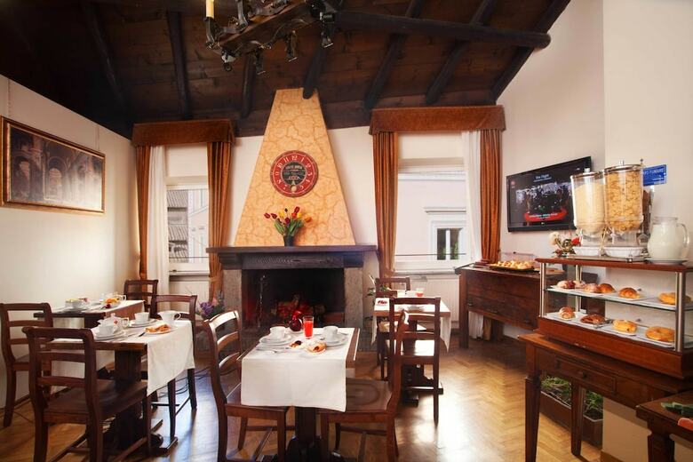 Hotel Pantheon Inn