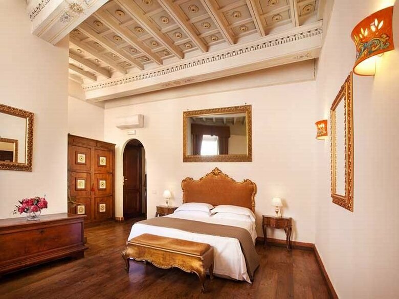 Hotel Pantheon Inn