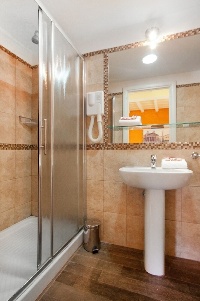Hotel Pantheon Inn