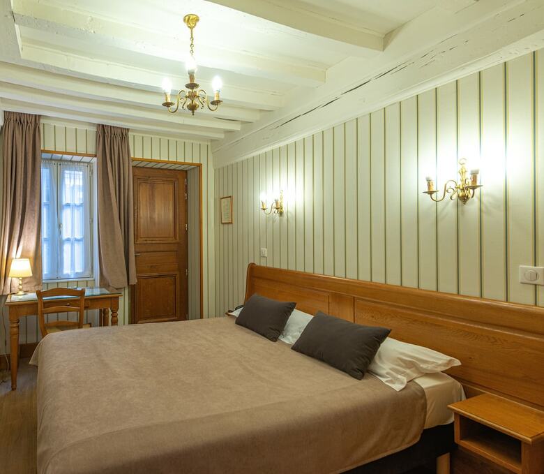 Hotel De La Cloche