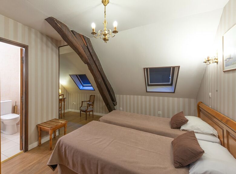 Hotel De La Cloche