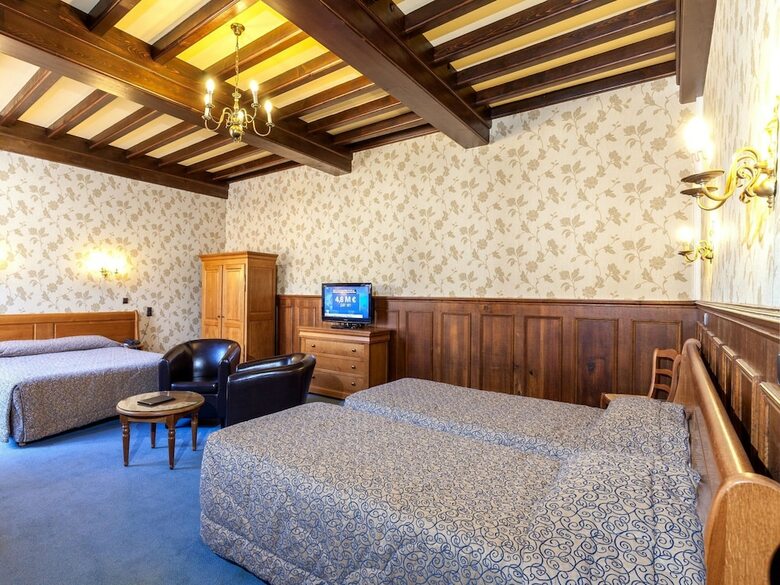Hotel De La Cloche