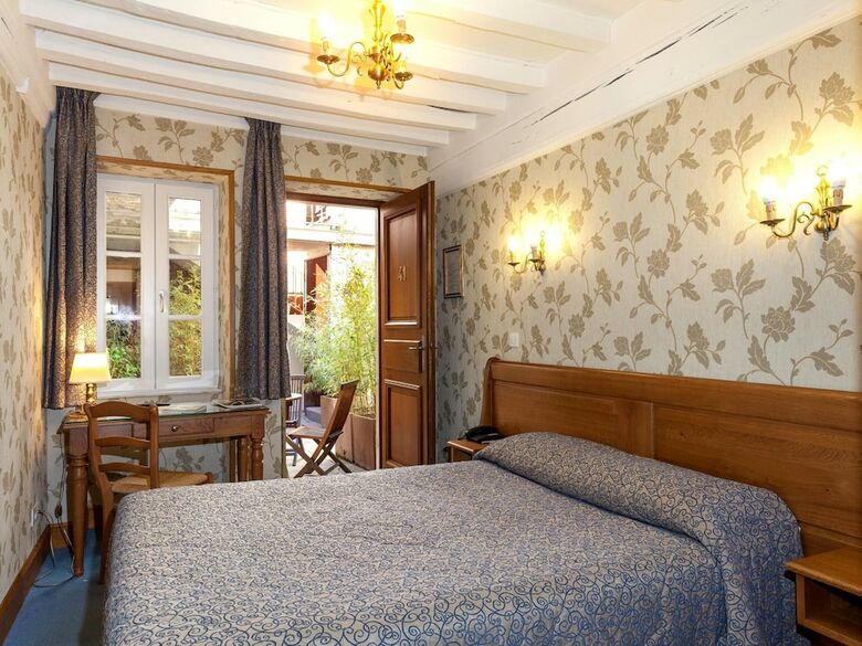 Hotel De La Cloche