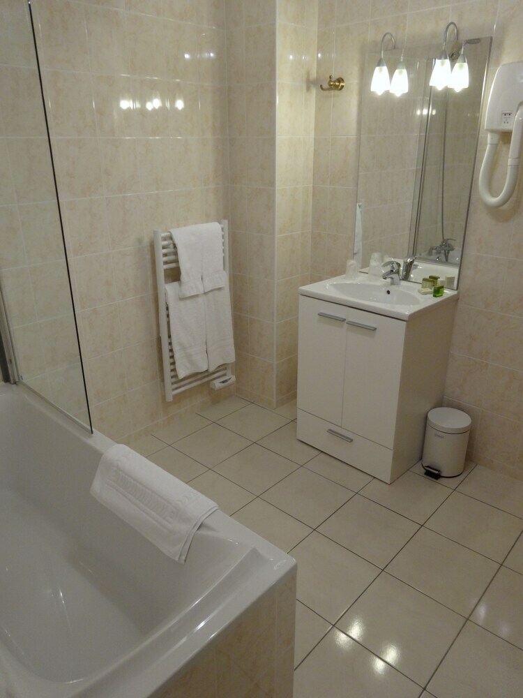 Hotel De La Cloche