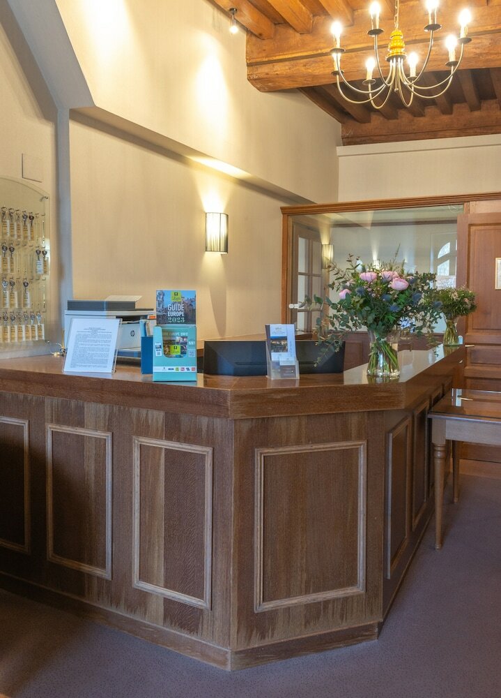 Hotel De La Cloche