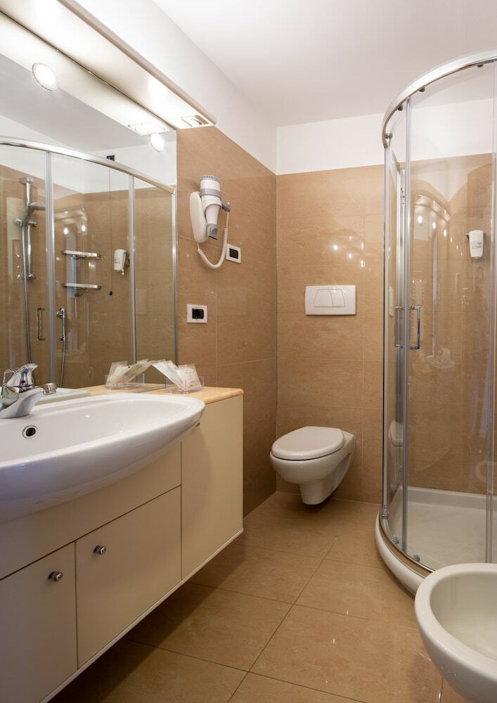 Hotel Biri