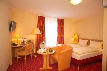 Mosel Hotel H�hn