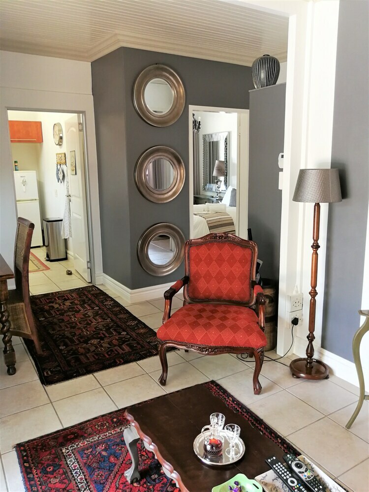 Hostal At 98 On Lynburn Guest House