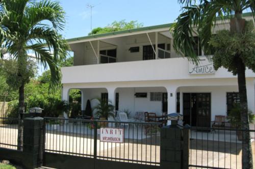 Hostal Guesthouse Amice