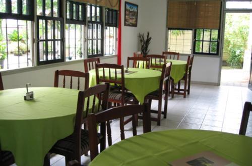 Hostal Guesthouse Amice