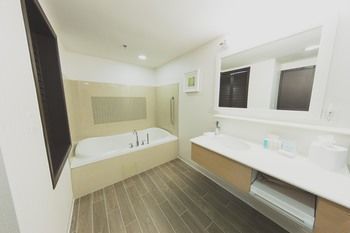 Hotel Hampton Inn & Suites By Hilton Bolton
