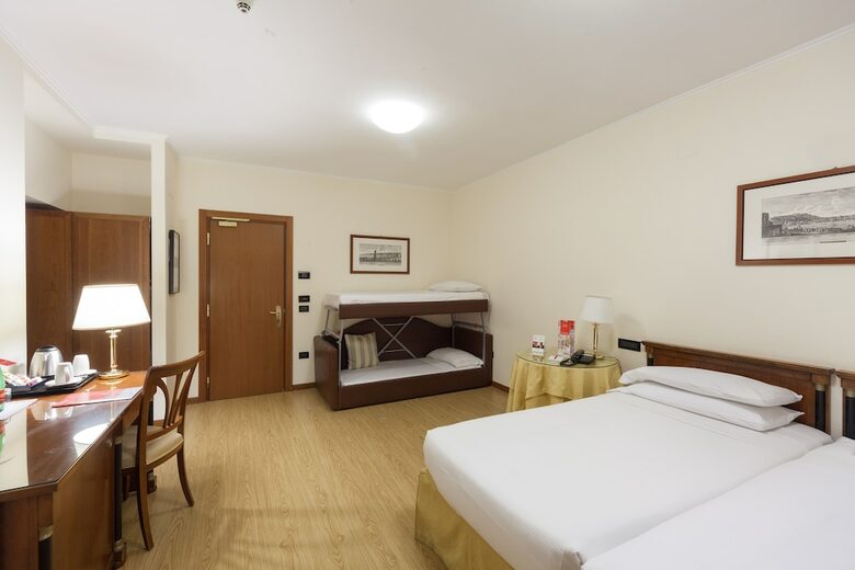 Hotel Ramada Naples