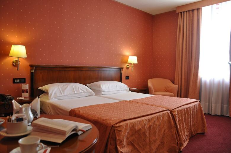 Hotel Ramada Naples