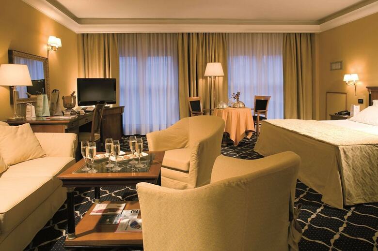 Hotel Ramada Naples
