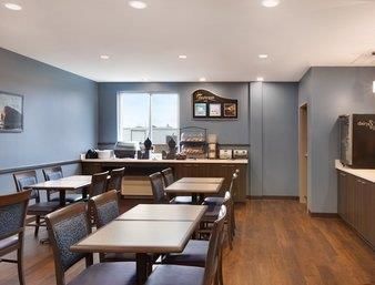Hotel Days Inn And Suites Lindsay