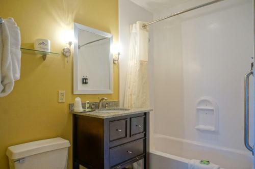Marin Suites Hotel