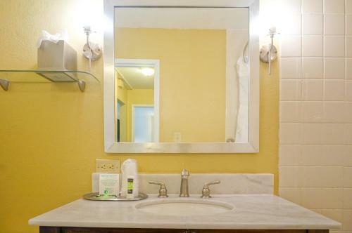 Marin Suites Hotel