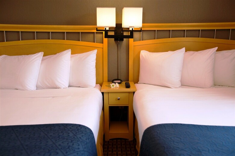 Hudson River Hotel